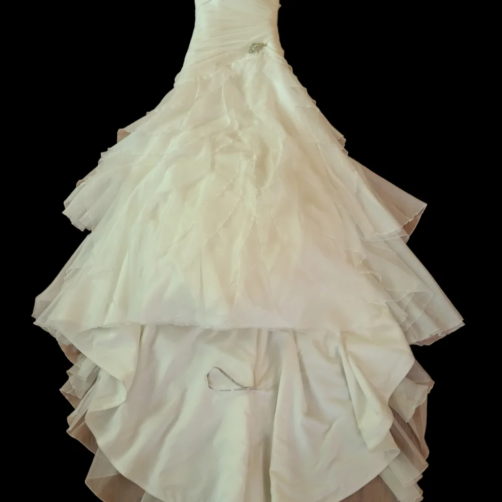 New w/ Tags, Essense of Australia Classic, Romantic Wedding Gown- Bridal, Size 0 - Picture 10 of 16